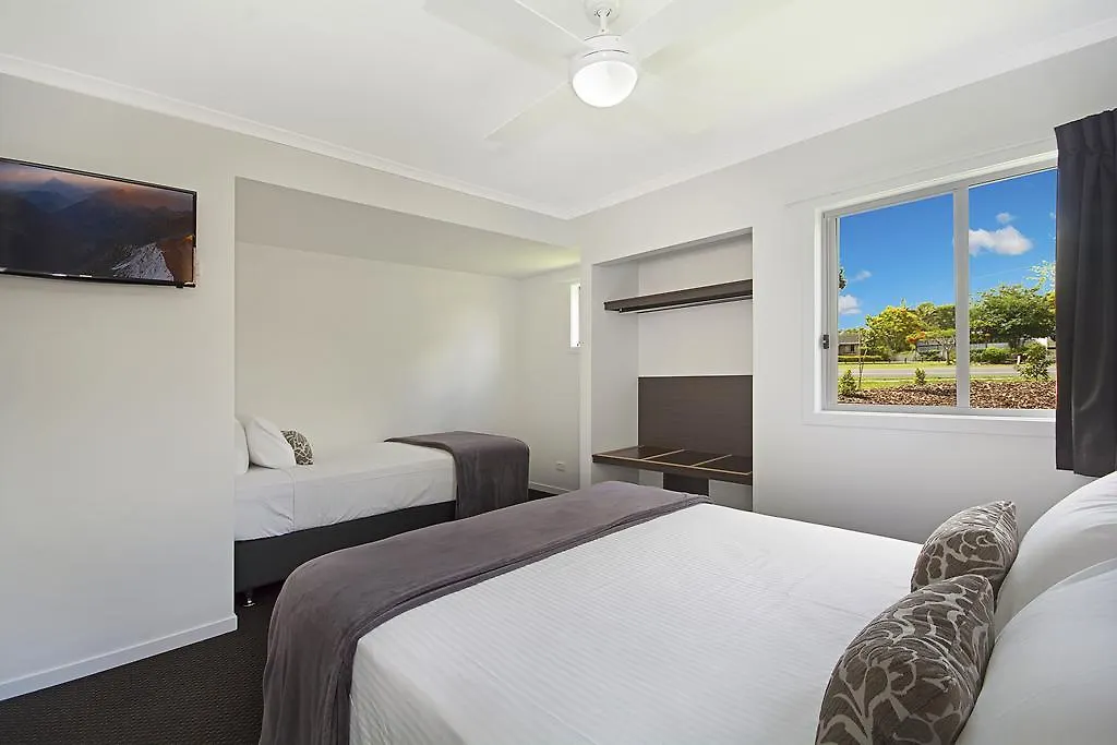 Cooroy Luxury Motel Apartments 4*,